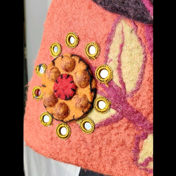 Nepalese Wool Felted Shoulder Bag - Picture 3 of 11